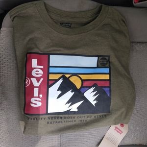 Levis Boys medium T shirt